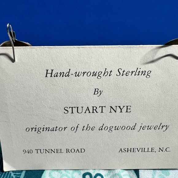 Stuart Nye Petite Pierced Galax Earrings (Leaf) - Picture 2 of 5